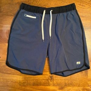 VUORI Mens size Medium Blue “Banks” shorts